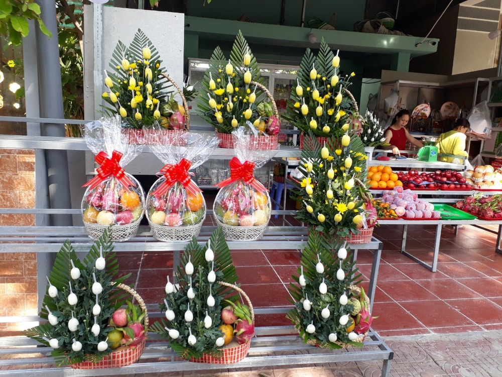 Ghé chợ Côn Đảo để mua lễ đi mộ cô Võ Thị Sáu
